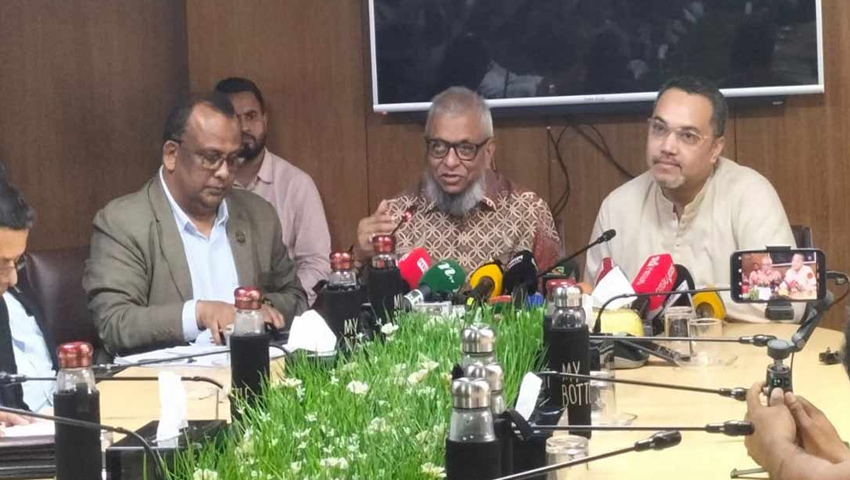 বাংলাদেশ থেকে বিনা খরচে ১০ হাজার শ্রমিক নেবে মালয়েশিয়া : শ্রমমন্ত্রী